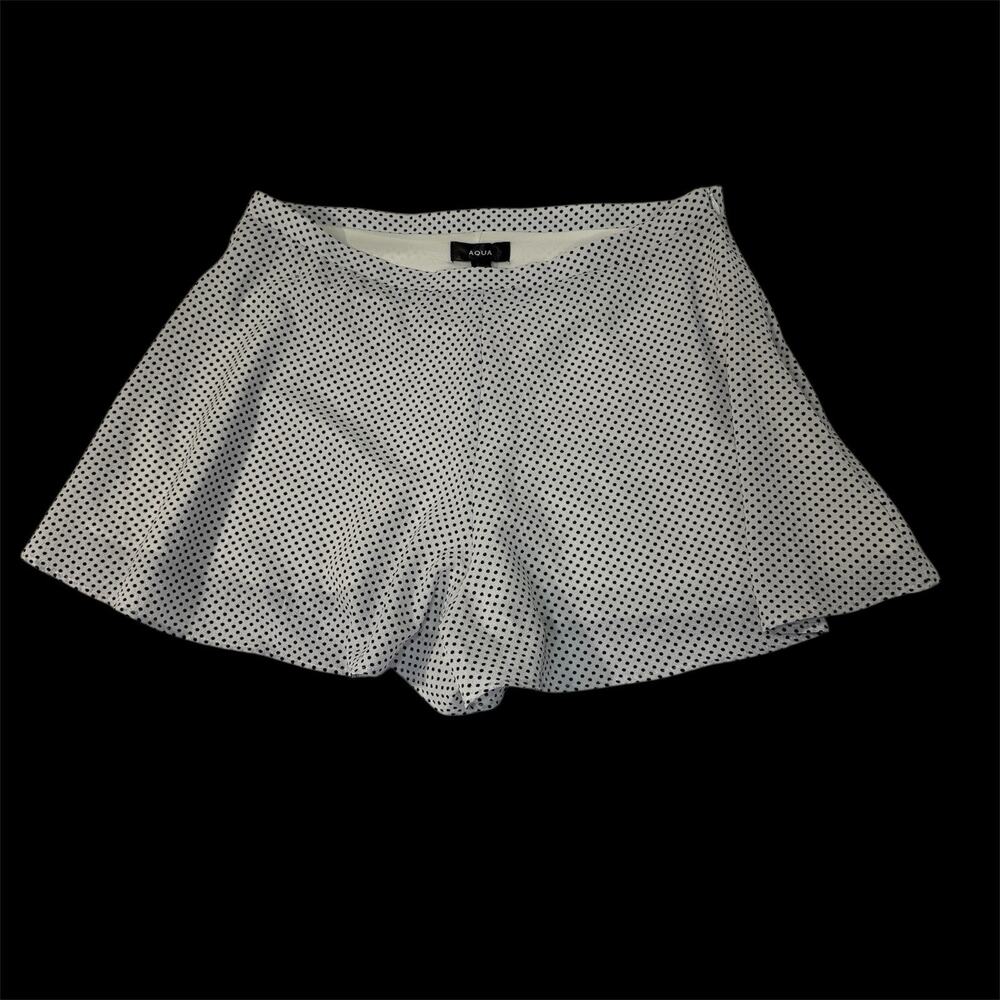 New Aqua Women’s High Rise Flare Fit White Shorts With Black Polka Dots Size L